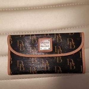 Dooney and Bourke wallet
